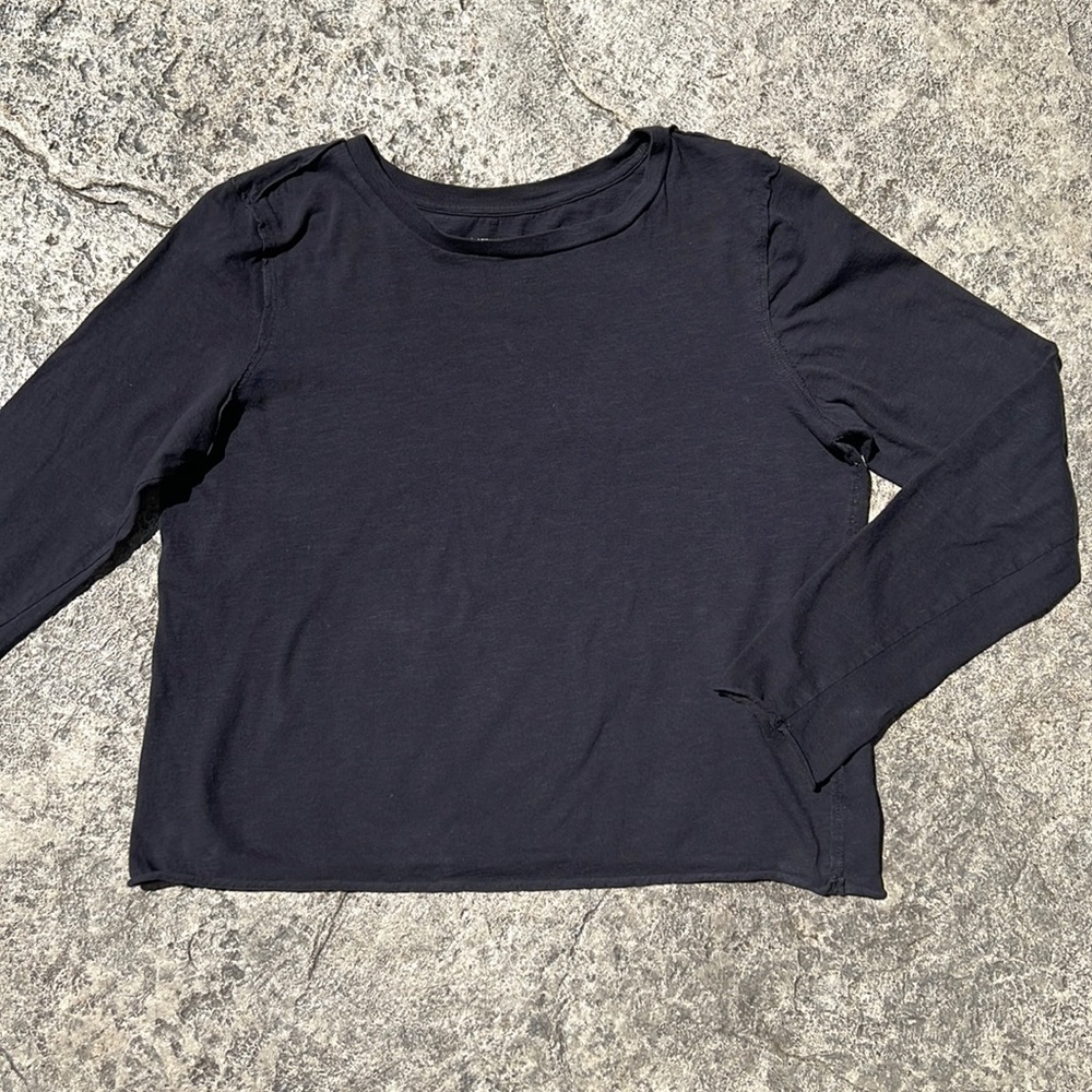 Anthropologie black cropped tee Small